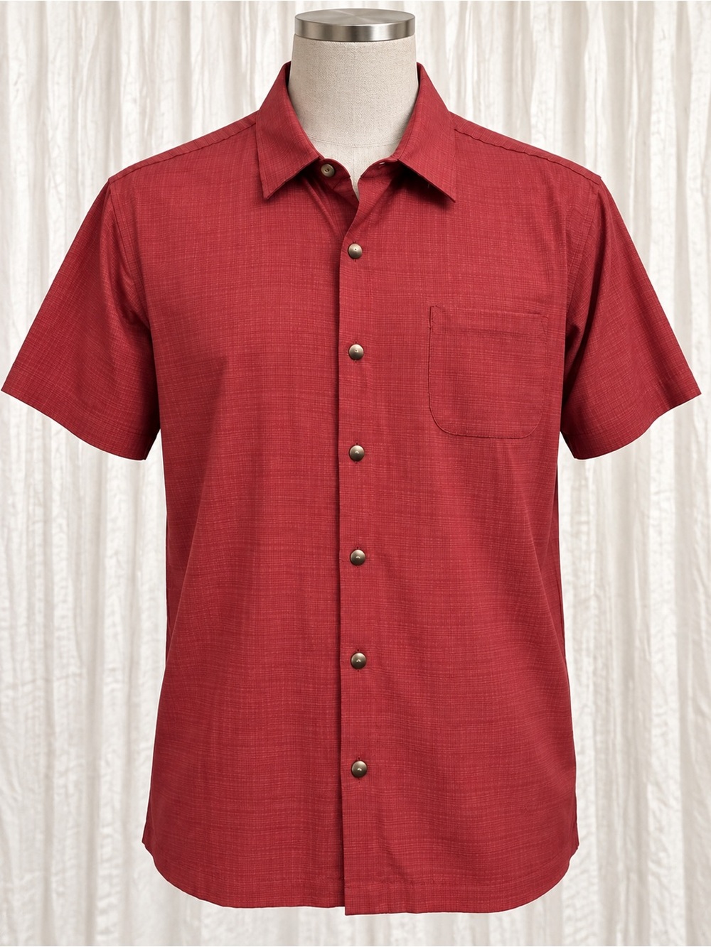 Van Heusen Men's Short-Sleeve Button-Down Shirt in Red